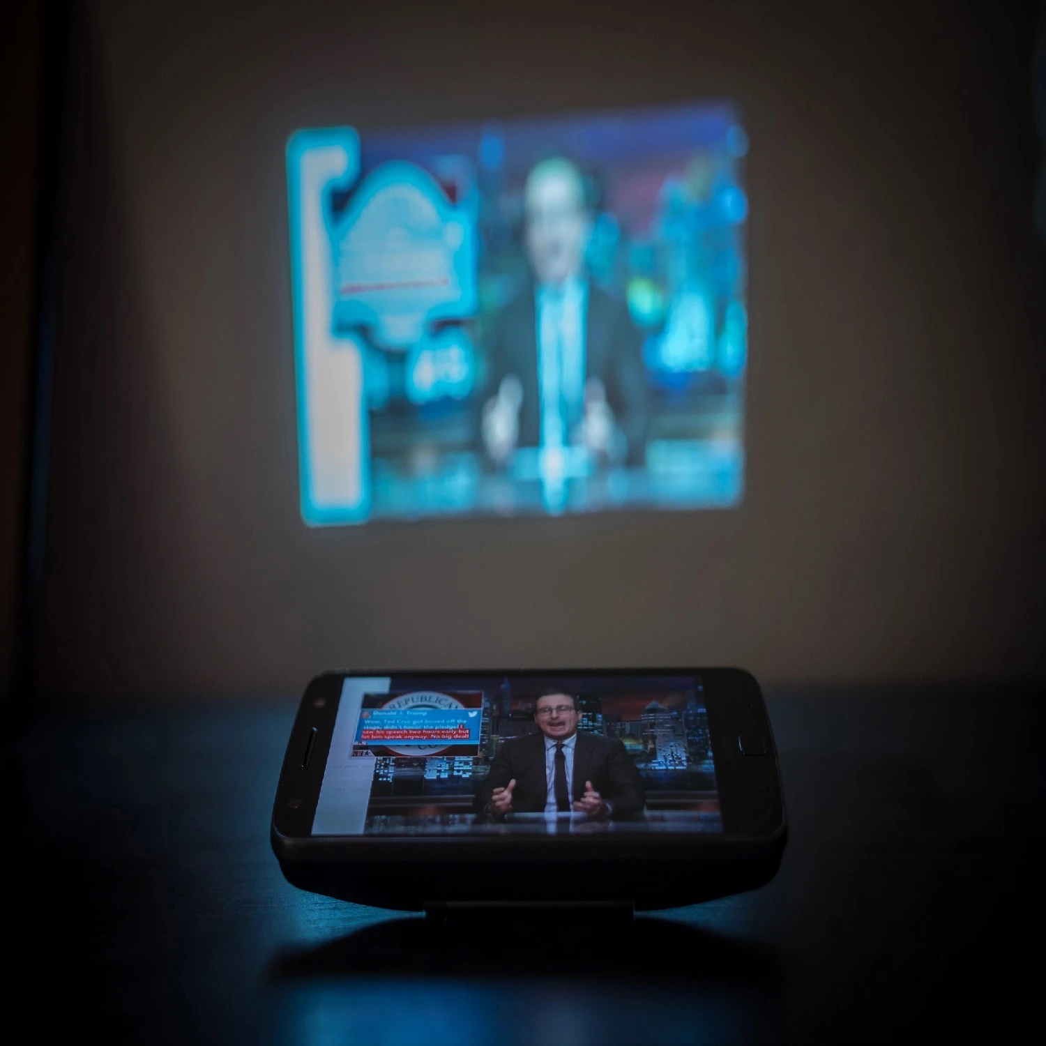 Motorola Moto Mods - Insta-Share Projector Accessory Compatible with all Moto Z Series