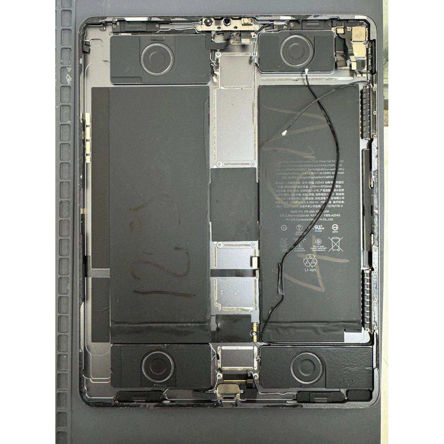 back housing for iPad Pro 12.9 4th (original pull, good condition)